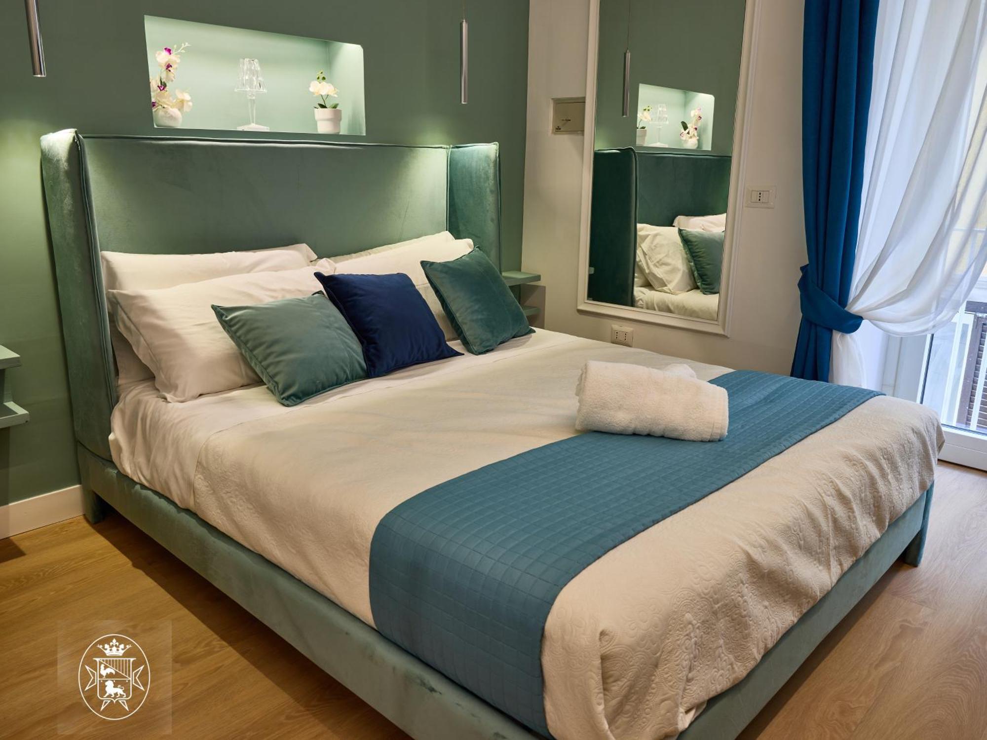 Vista Piazza Dei Martiri Bed & Breakfast Napoli Bagian luar foto