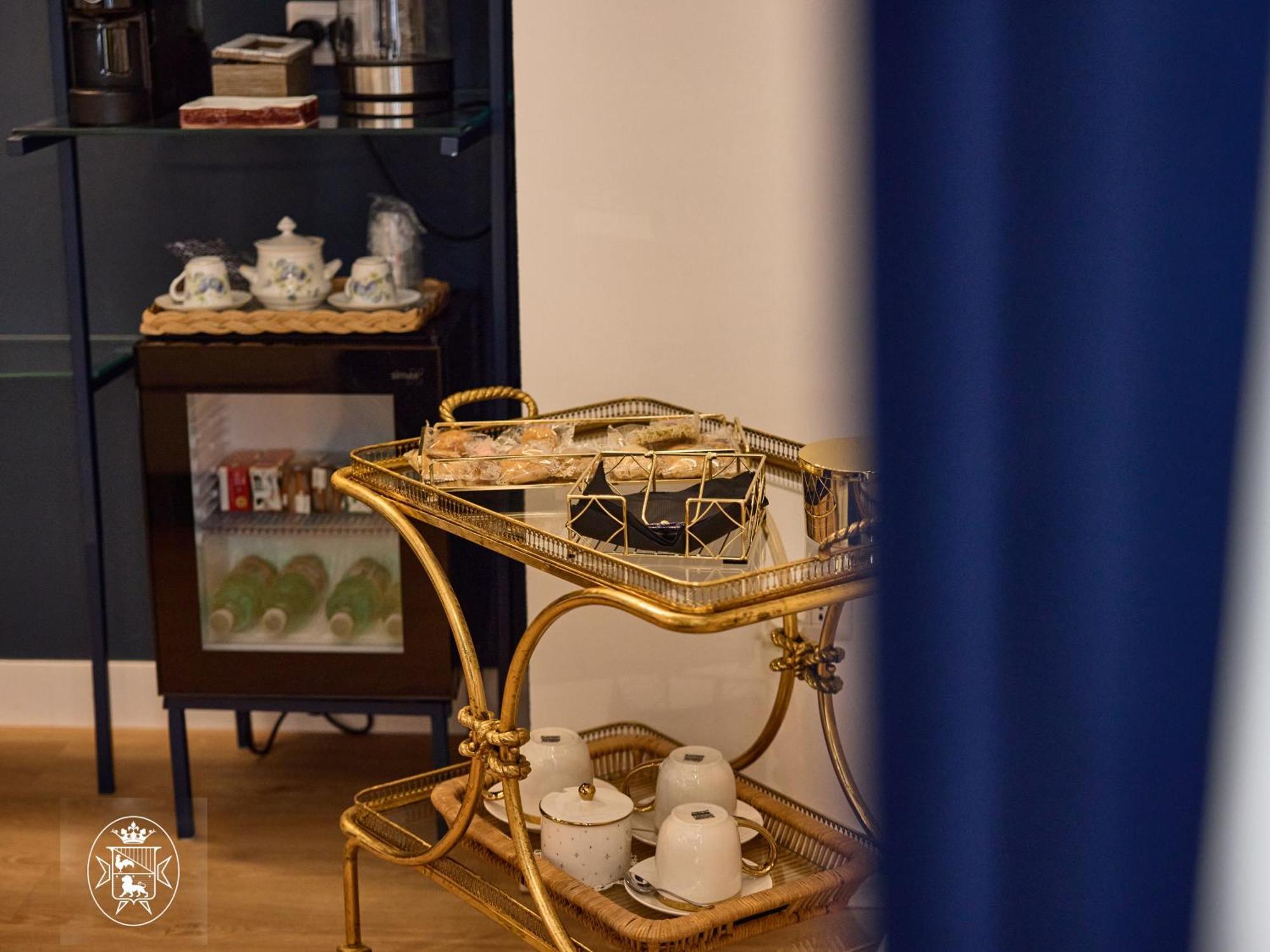 Vista Piazza Dei Martiri Bed & Breakfast Napoli Bagian luar foto